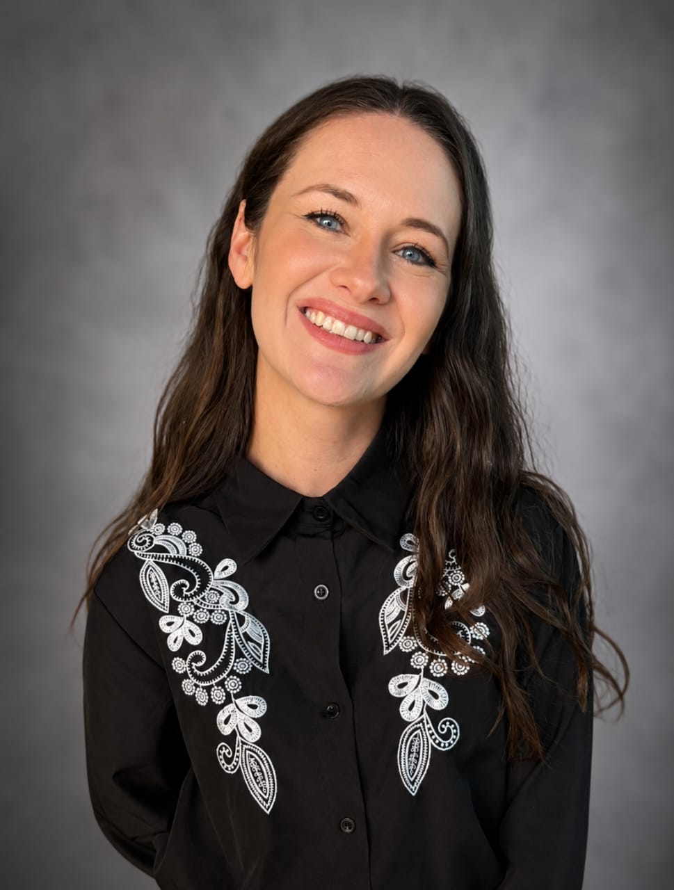 TalktoRon Head of Growth portrait of Alicia Grobler Head of Growth professional headshot