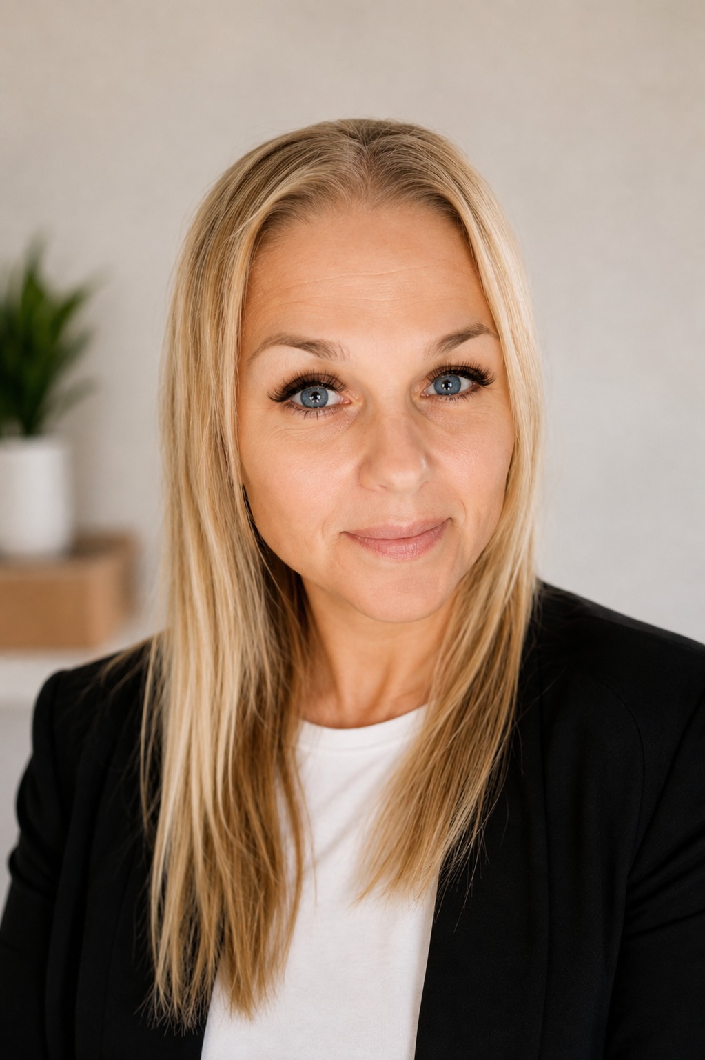 TalktoRon Legal Operations Manager portrait of Kate Pearce Legal Operations Manager professional headshot